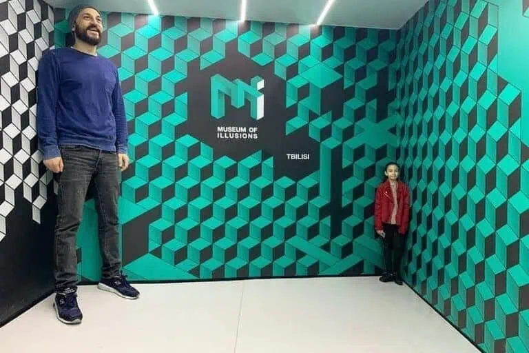 מוזיאון האשליות בטביליסי (Museum of illusions)