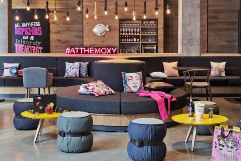 מלון מוקסי טביליסי (Moxy Tbilisi)